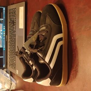 Cat&Jack, Kids Size 6 Black and White Lace Tie Boston Sneakers